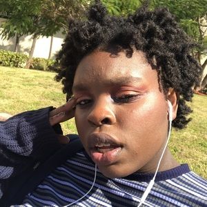 Meet your Posher, Rhea